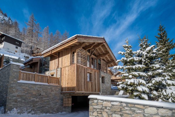 Chalet_Husky_val_d_isere_exterior_adventure_52_magazine