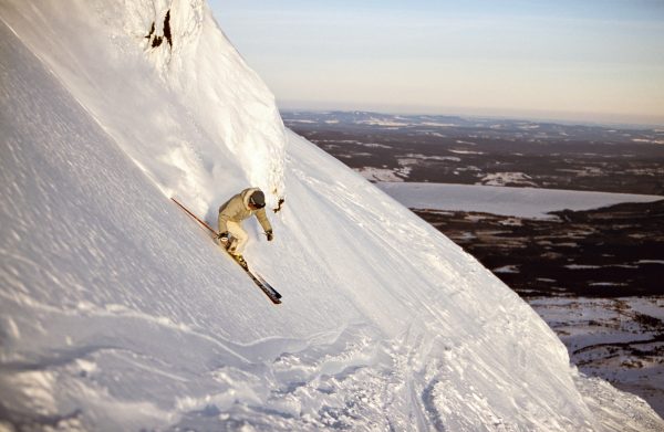 henrik_trygg-powder_skiing-110